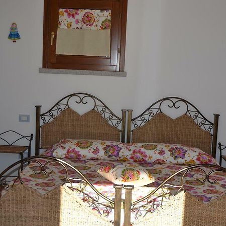 Residenza Il Melograno Villa Budoni Exterior foto